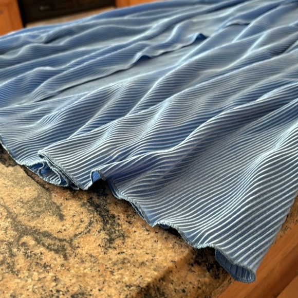 Dress - Picture 6 of 9